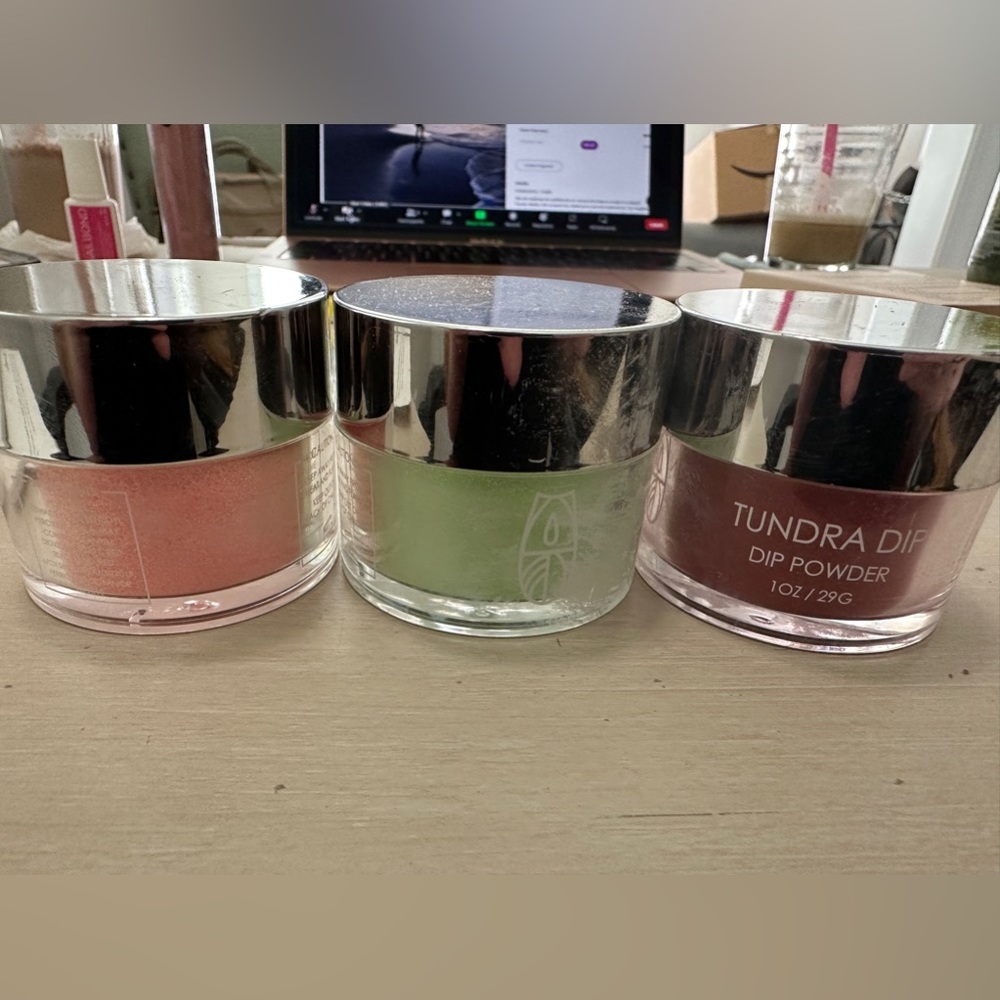 Tundra dip powder’s